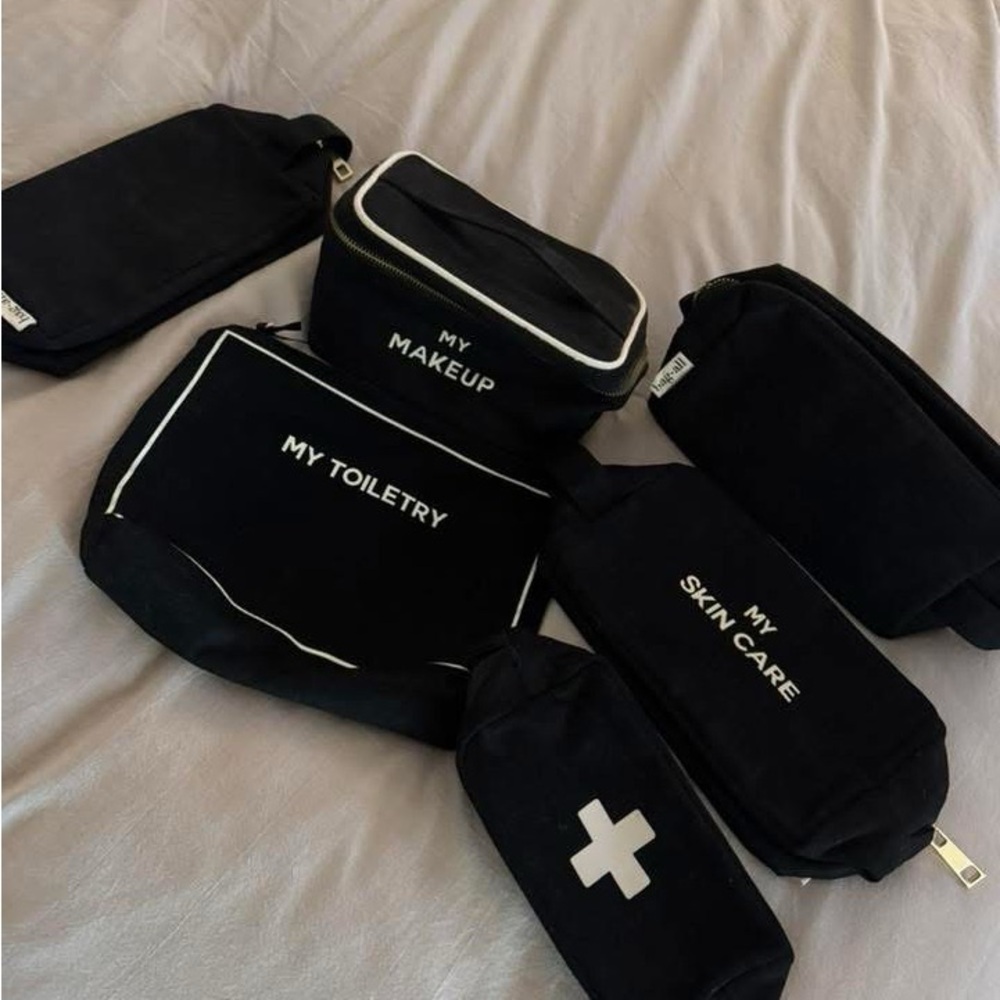 Chic Black Cosmetic Bag Collection